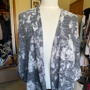 Lularoe Tracy cardigan